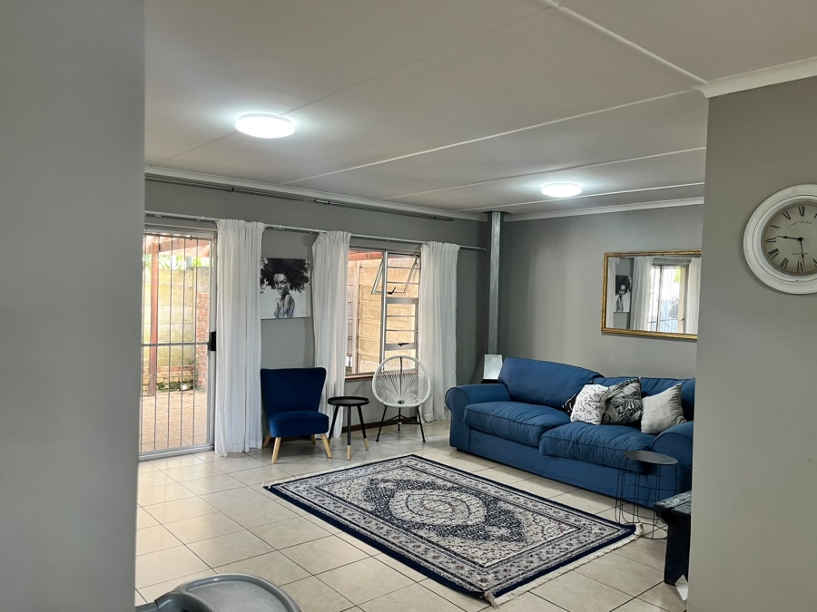 To Let 2 Bedroom Property for Rent in Abbotsford Eastern Cape